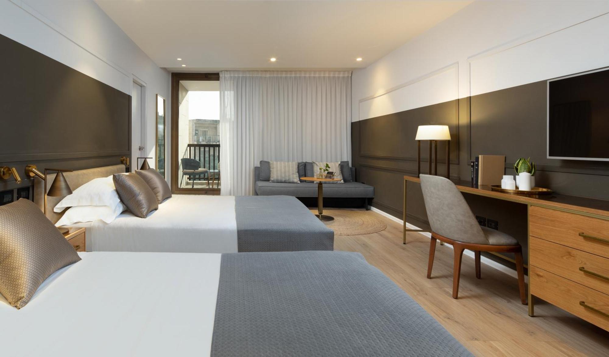 Family Room,1287533314:JPEG