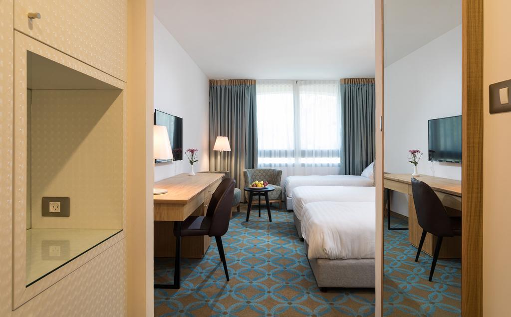 Triple Room,378475939:JPEG